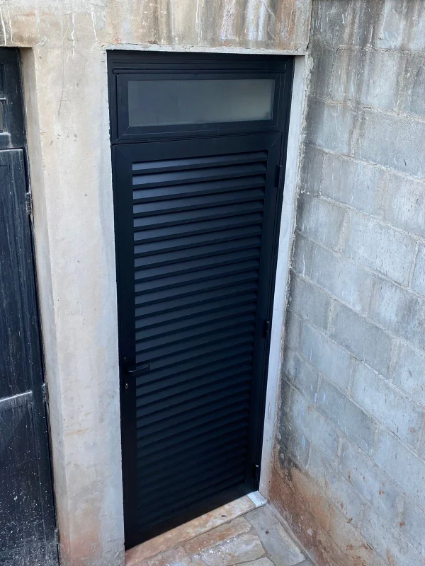 Esquadrias de alumínio preto