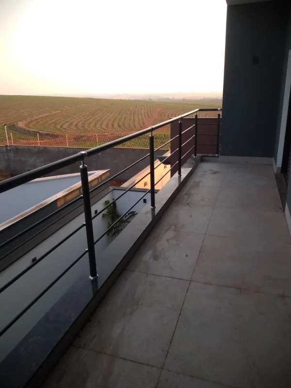 Fechamento de sacada em alumínio