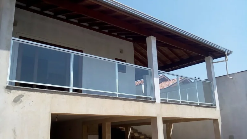 Fechamento de sacada em vidro