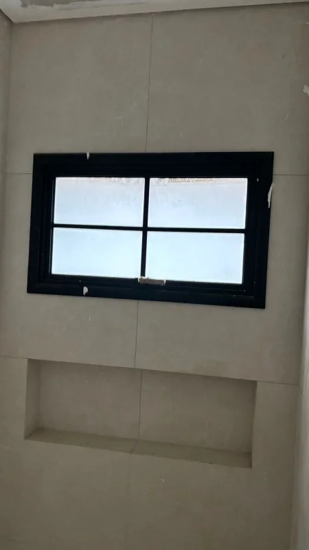 Janela basculante de correr