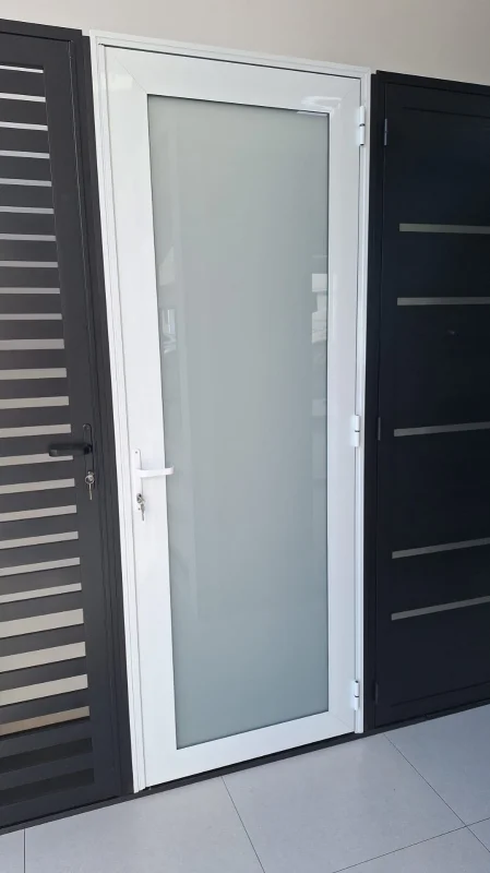 Porta de alumínio para banheiro