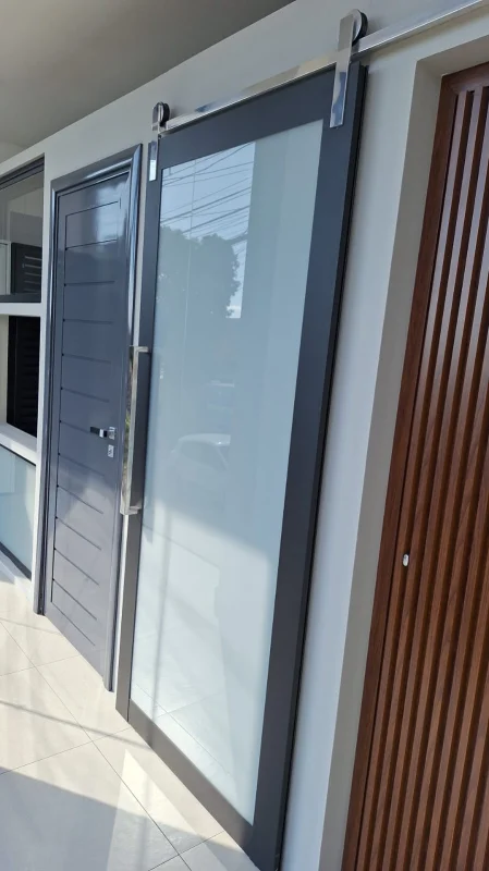 Porta de alumínio para banheiro em Limeira