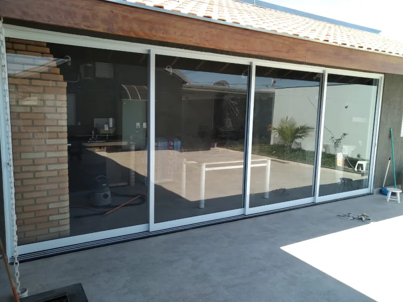 Porta de alumínio personalizada