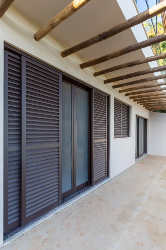 Porta balcão de alumínio em Limeira