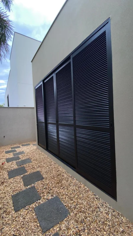 Porta balcão de correr em alumínio