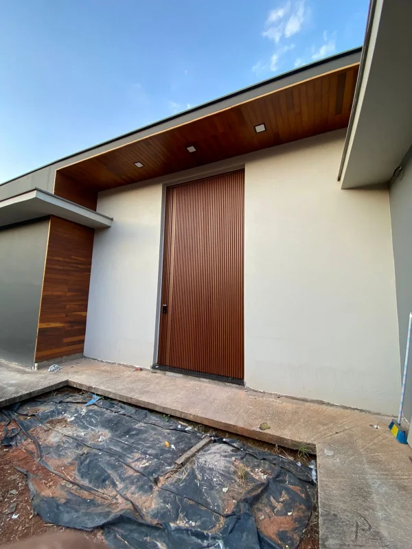 Porta de madeira personalizada